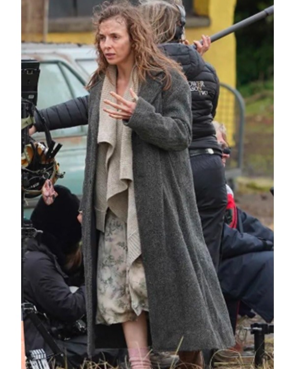 Jodie Comer 28 Years Later 2025 Grey Coat